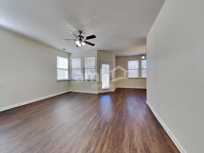 Building Photo - 321 Mossy Wood Rd