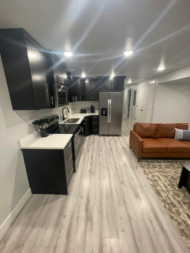 Building Photo - 201 N 20 W