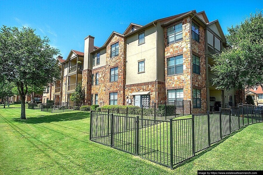 Building Photo - 8889 Cook Ranch Rd