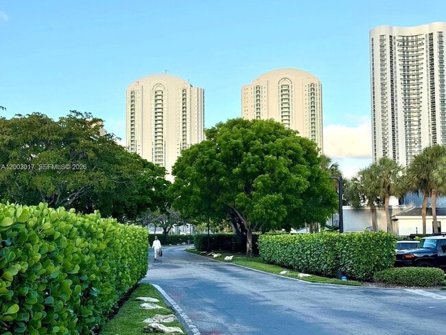 Building Photo - 336 Poinciana Island Dr