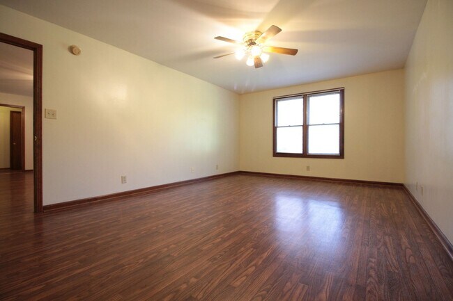 Building Photo - 205 Farmer Rd