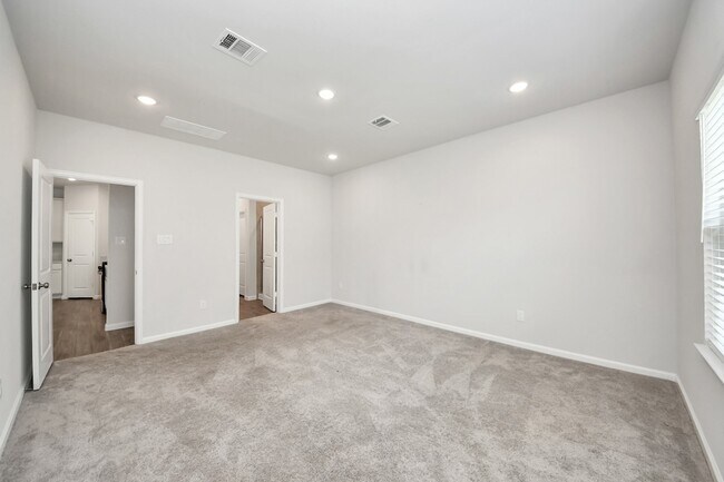 Building Photo - 16489 Moss Ln