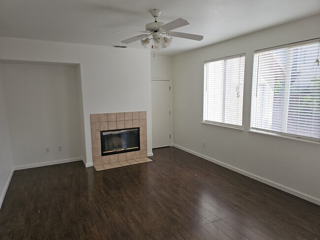 Building Photo - 35 Klondike Ct