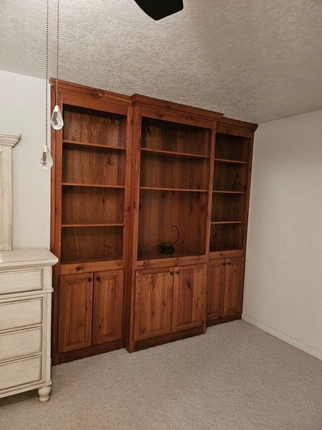 Building Photo - 837 W 30 S St