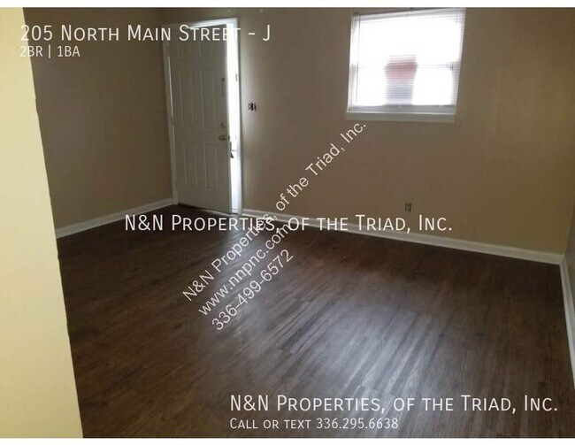 Building Photo - 205 N Main St