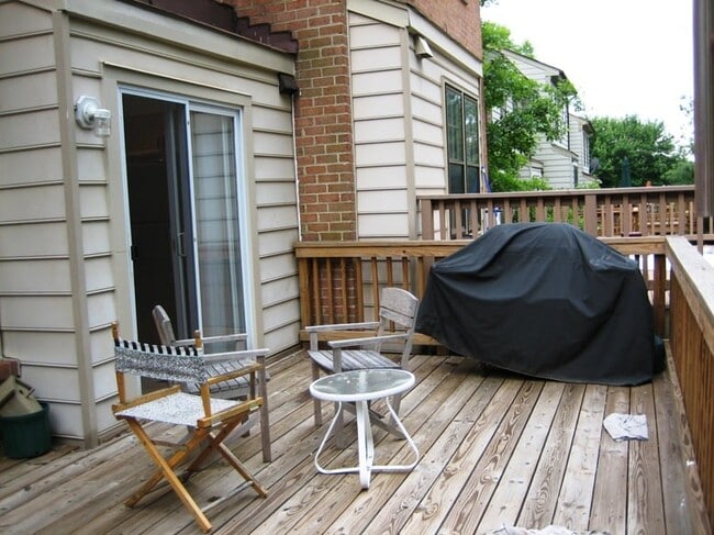 Building Photo - 205 Lynn Manor Dr