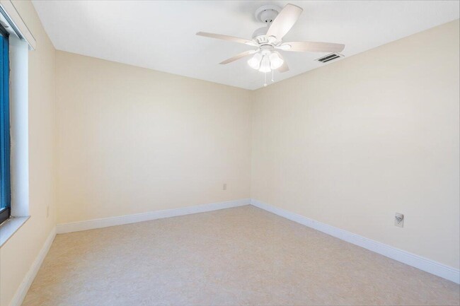 Building Photo - 1630 Seaway Dr
