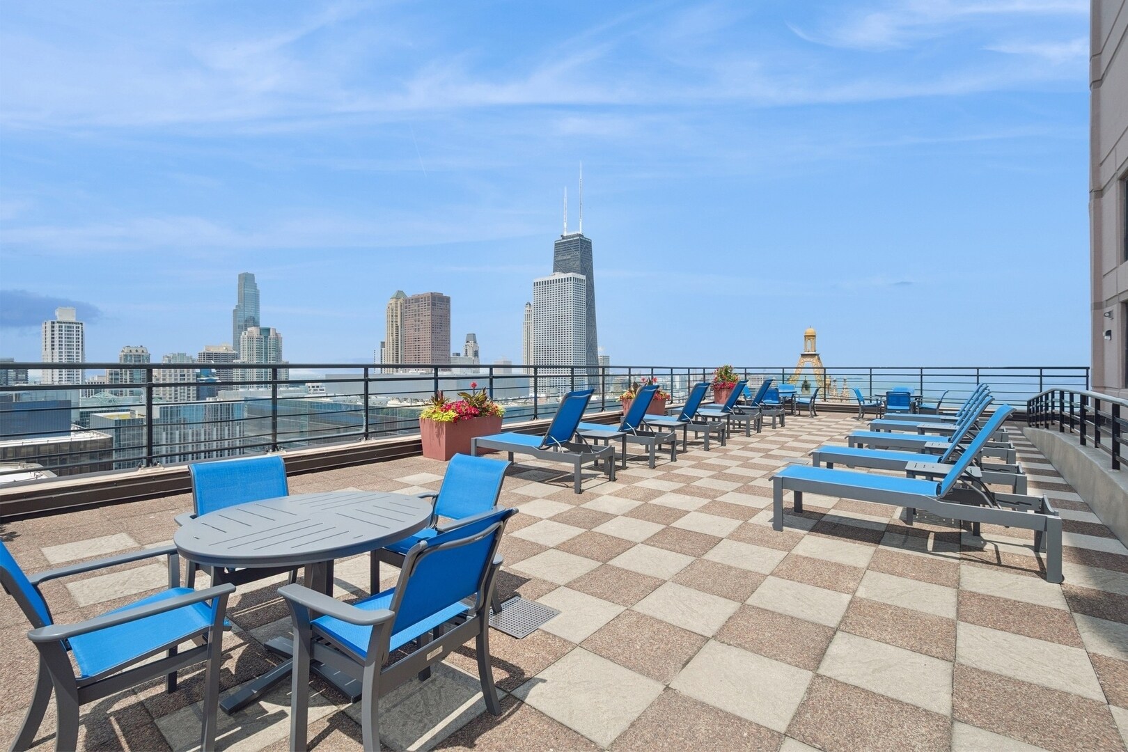 Building Photo - 401 E Ontario St