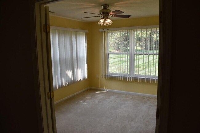 Building Photo - 1462 Millbrook Trail
