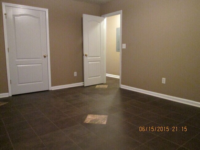 Building Photo - 6237 Dorsett Shoals Rd
