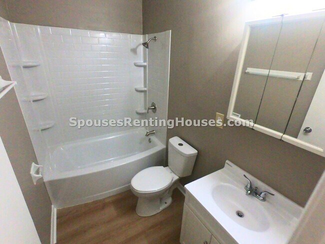 Building Photo - 1948 Dayton Ave