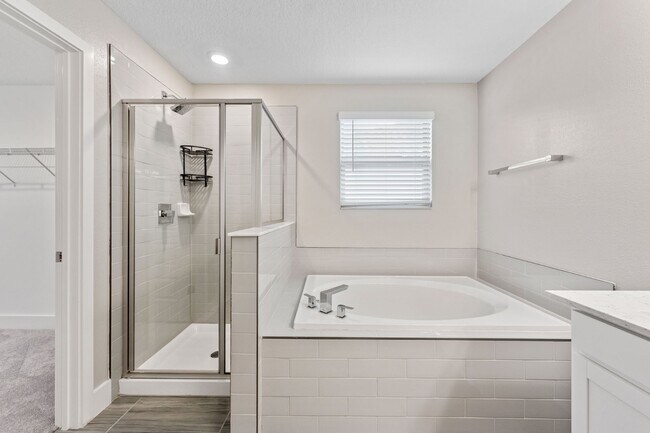 Building Photo - Stunning 4 BR + LOFT /2.5 BA/ 2 CG home in Gorgeous Bexley!