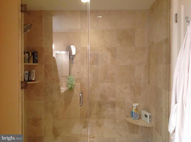 Building Photo - 1701 Locust St