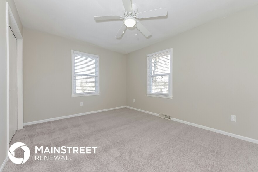 Building Photo - 8301 Laurel Ave