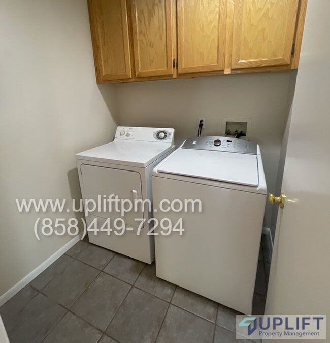 Building Photo - 819 Mimosa Creek Ln