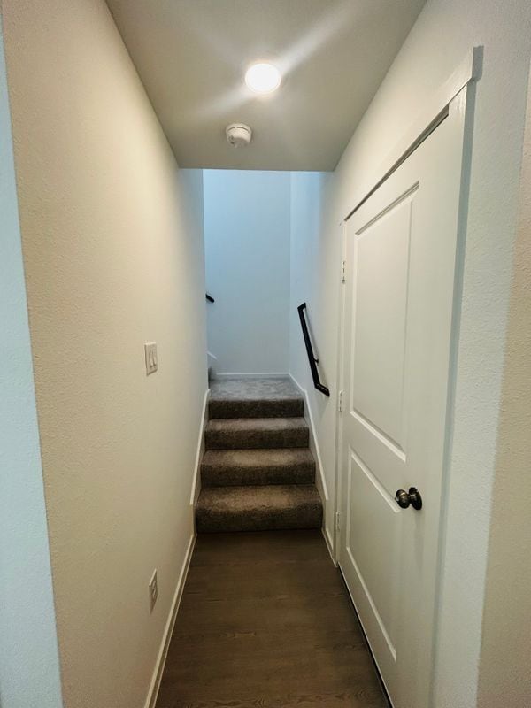 Building Photo - 6310 Sandpiper Ln