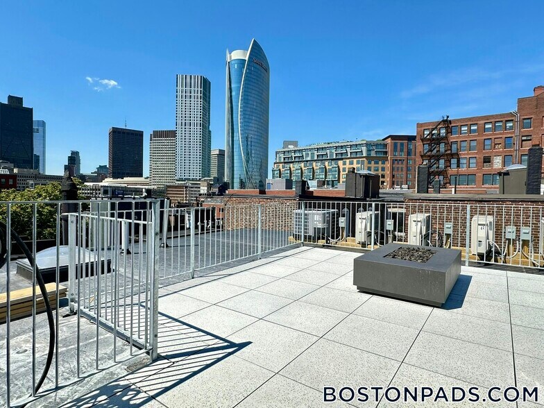 Building Photo - 64 N Margin St