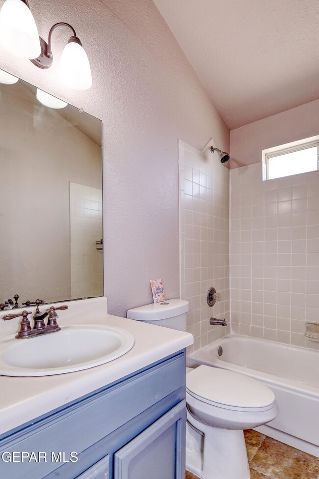 Building Photo - 12209 Chato Villa Dr