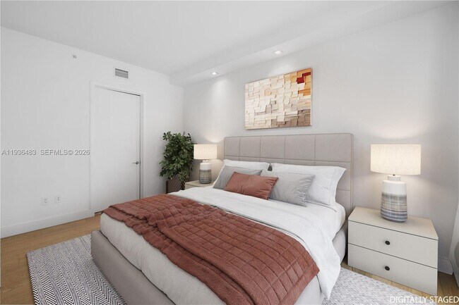 Building Photo - 10201 Collins Ave