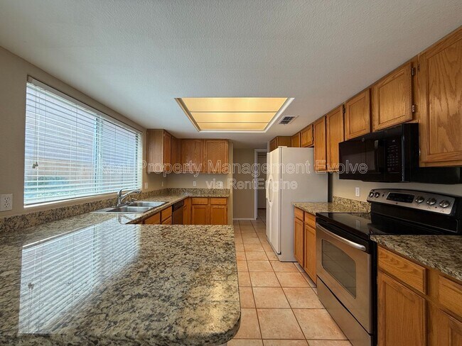 Building Photo - 17215 N 46th Pl