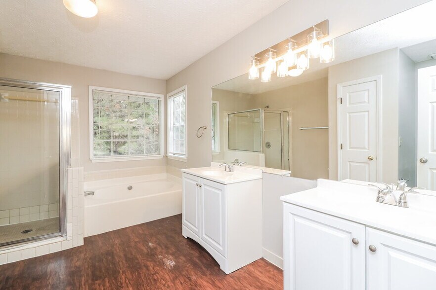 Building Photo - 435 Standing Rock Dr