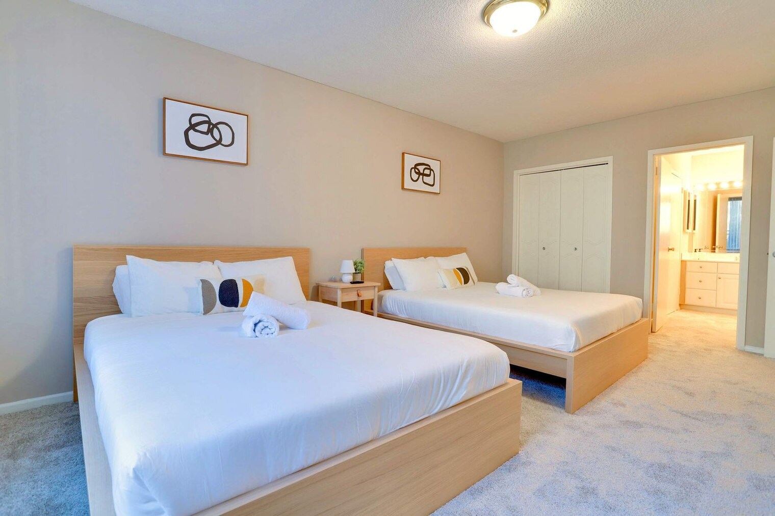 Building Photo - 1600 S Eads St