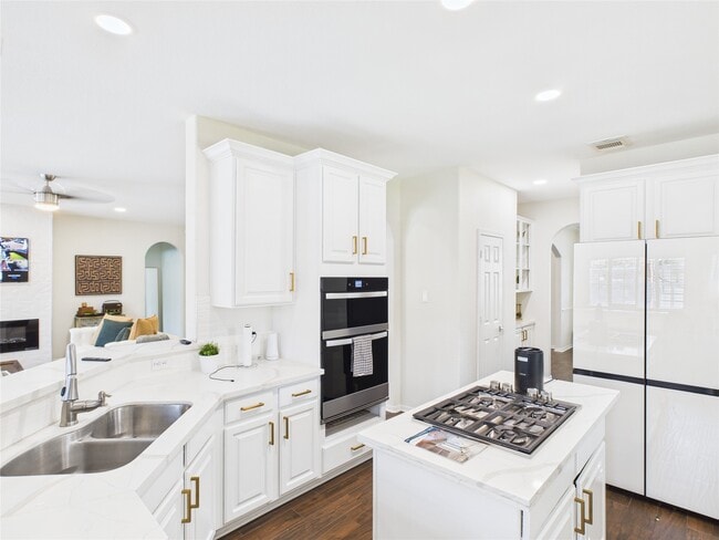 Building Photo - 5810 Parkdale Ct