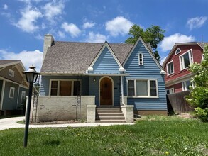 Building Photo - 4 Bedroom - PRE-LEASE FOR JUNE