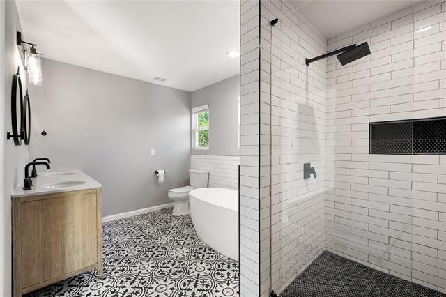 Building Photo - 2728 Livingston Ave