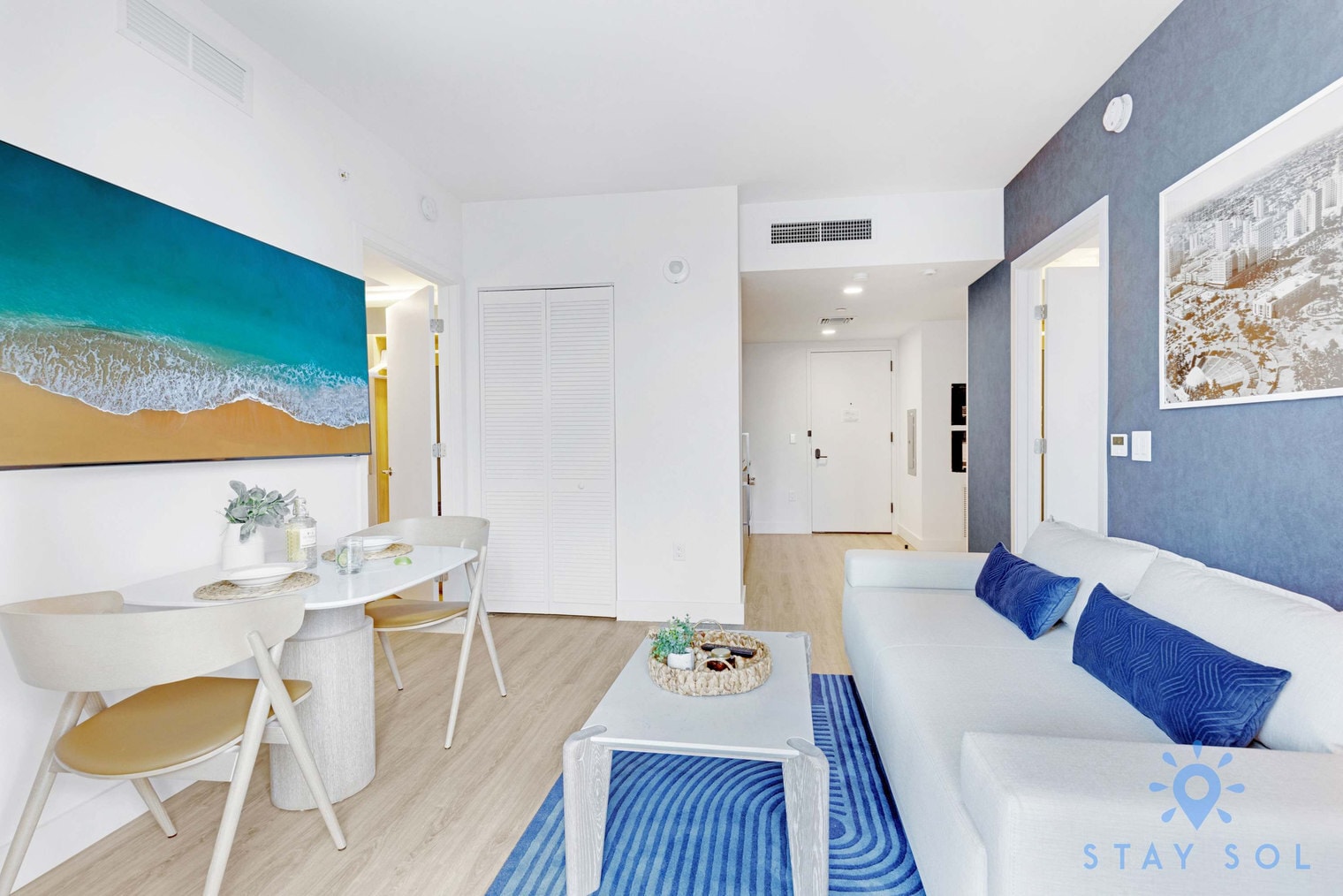 Building Photo - 601 NE 1st Ave