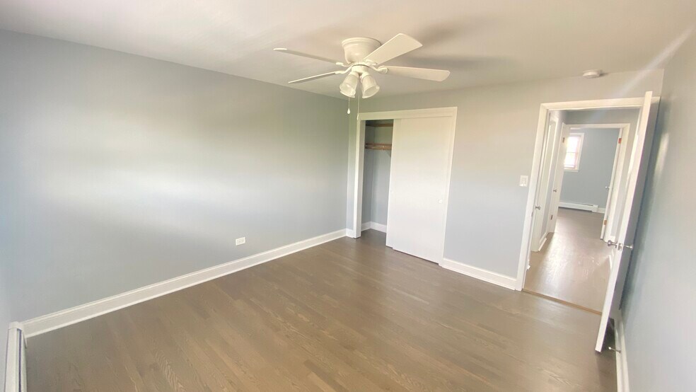 Building Photo - 2807 N McVicker Ave