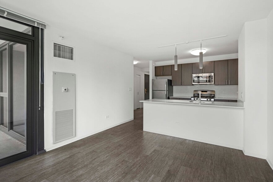 Building Photo - 161 W Superior St