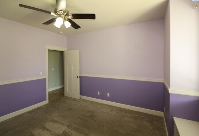 Building Photo - 4 bed, 3 bath home in Richland
