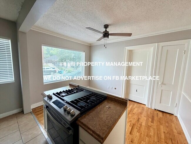 Building Photo - 4511 Roanoke Pkwy