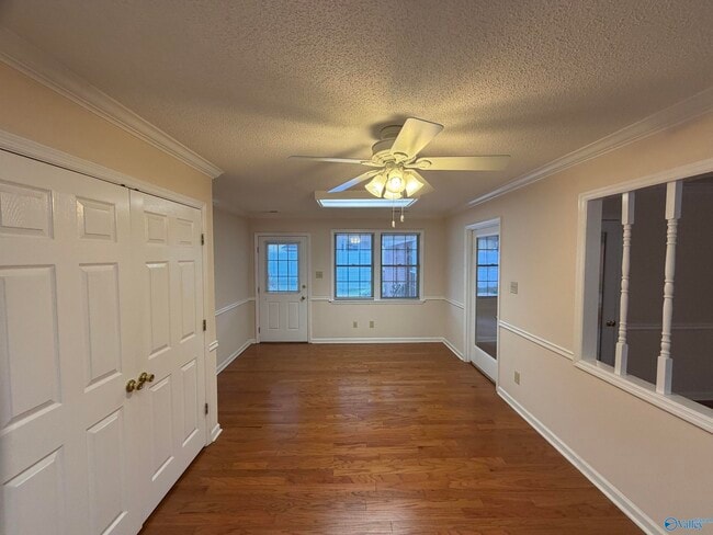 Building Photo - 701 Rigel Dr SW