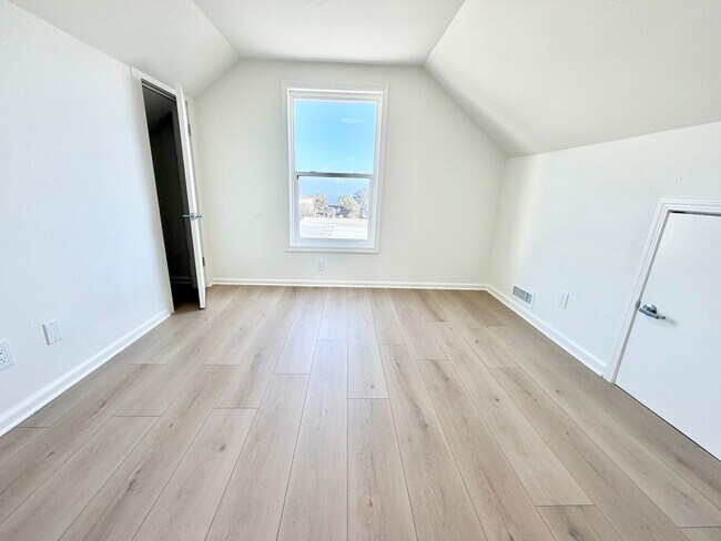 Building Photo - 1151 Wisconsin St