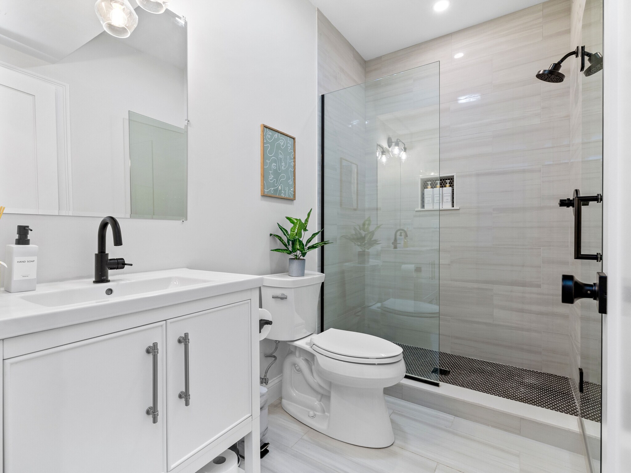 Building Photo - 566 Dorchester Ave