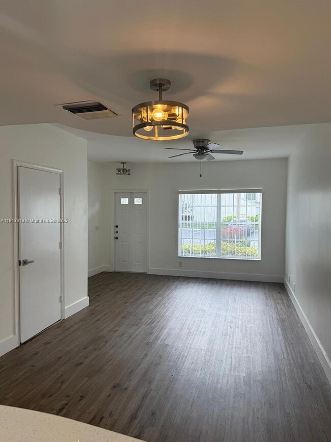 Building Photo - 16639 Hemingway Dr