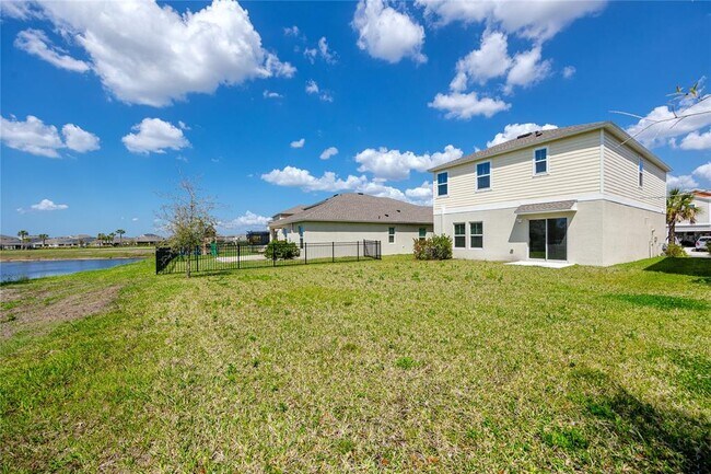 Building Photo - 5556 Summer Sunset Dr
