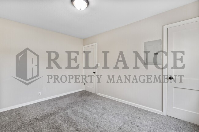 Building Photo - 2136 S Waco Ave