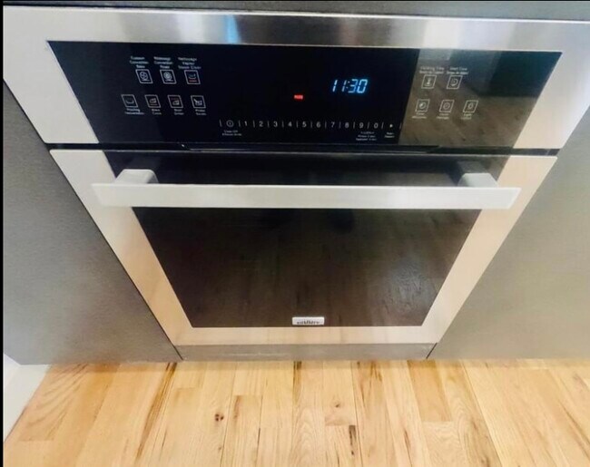 Oven - 35 Springside Ave
