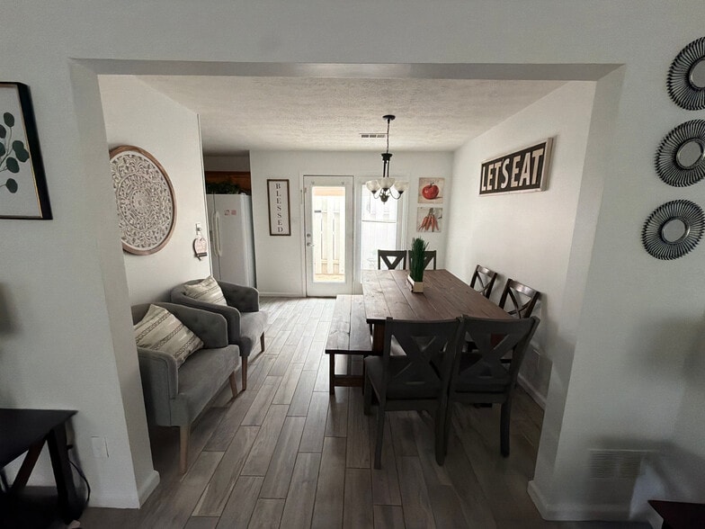 Building Photo - Room in Townhome on Mill Creek Pl