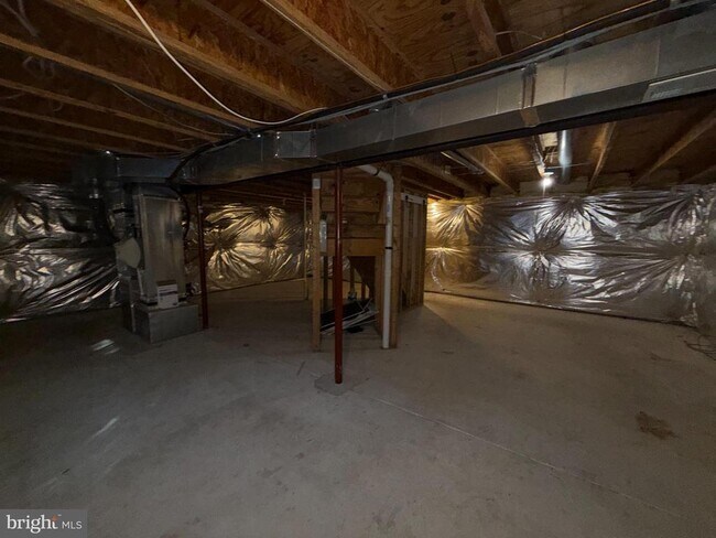 Building Photo - 20453 Charter Oak Dr