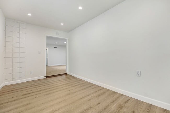 Building Photo - Beautifully rehabbed Highland Park Home!
