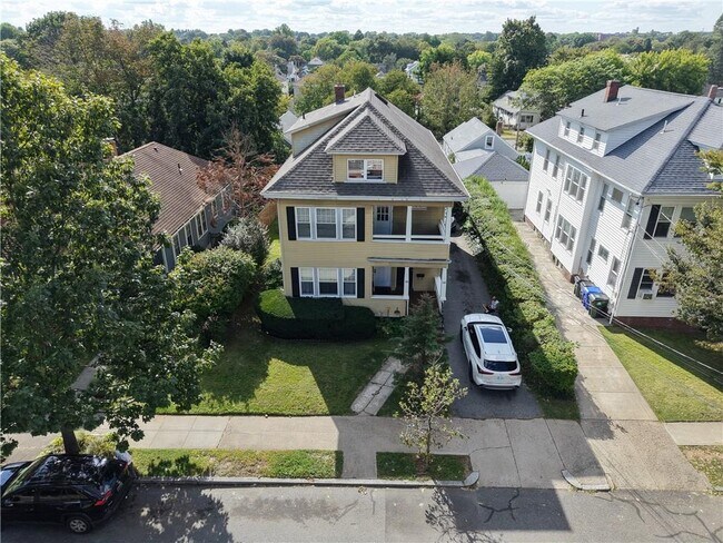 Building Photo - 336 River Ave