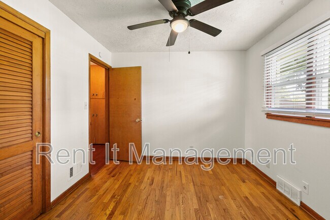 Building Photo - 5416 Browne St