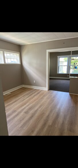 Building Photo - 310 Cedar Pl