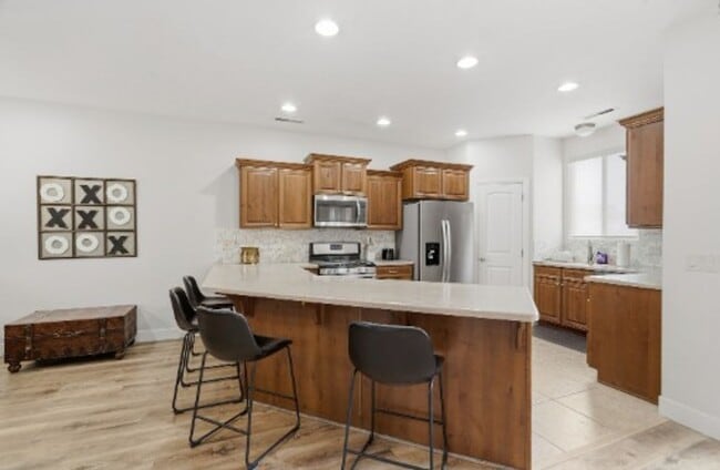 Building Photo - FULLY FURNISHED 3 Bed/2.5 Bath Home!