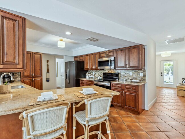 Building Photo - 510 106th Ave N