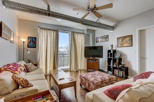 Building Photo - 2080 N Commerce St